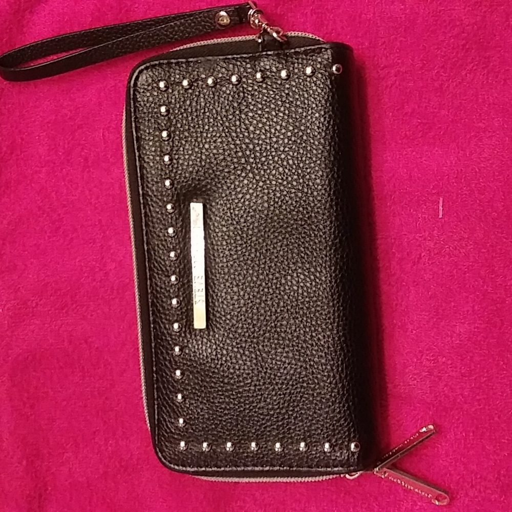Steve Madden wristlet